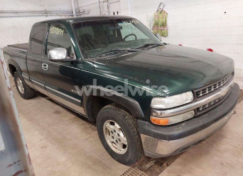 2002 Chevrolet Silverado 1500 LS (VIN 1GCEK19T12E239193) main photo