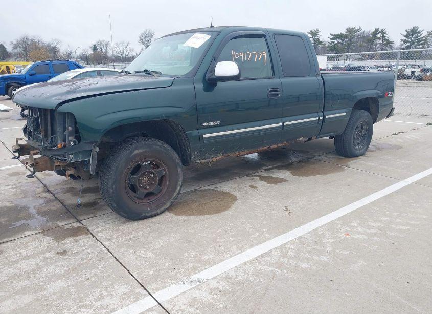 Photo 2 of 2002 Chevrolet Silverado 1500 LT (VIN 1GCEK19T12Z258139)