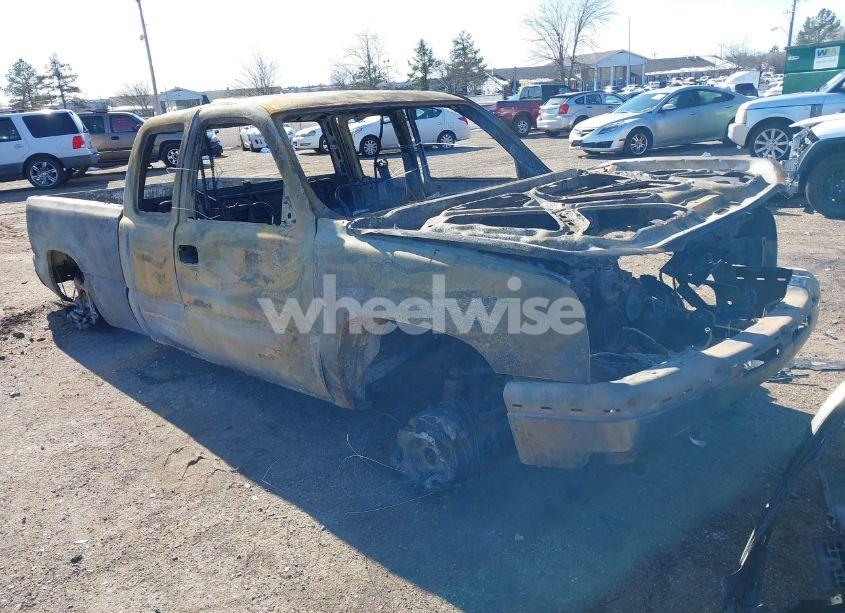 2003 Chevrolet Silverado 1500 LS (VIN 1GCEK19T13E180339) main photo