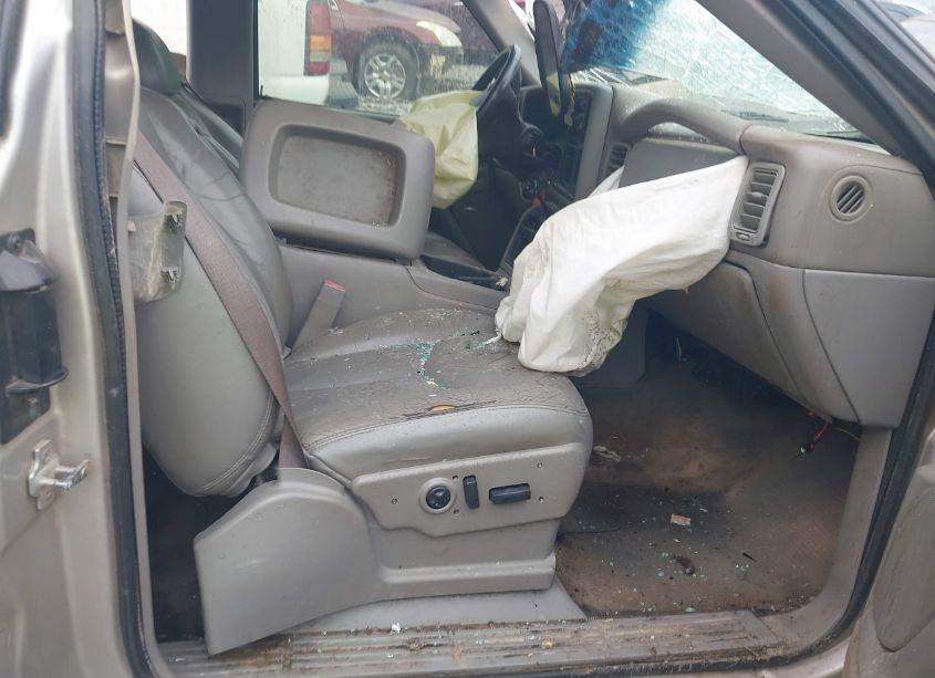 Photo 5 of 2005 Chevrolet Silverado 1500 LT (VIN 1GCEK19T15E201080)