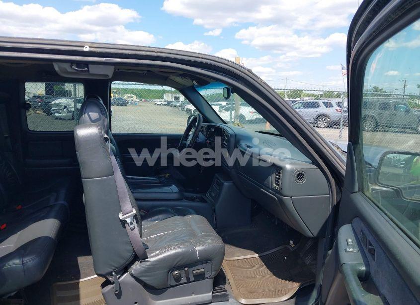 Photo 5 of 1999 Chevrolet Silverado 1500 LT (VIN 1GCEK19T1XE196398)