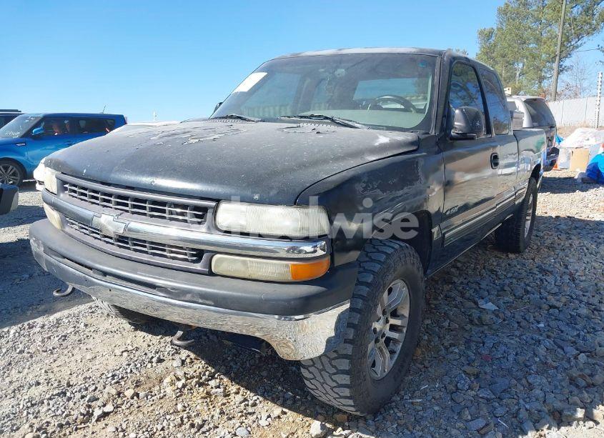 Photo 2 of 2000 Chevrolet Silverado 1500 LT (VIN 1GCEK19T1YE109925)