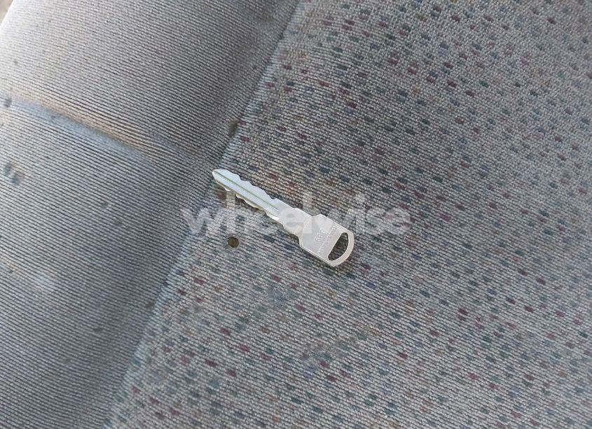 Photo 11 of 2000 Chevrolet Silverado 1500 LS (VIN 1GCEK19T1YE270422)