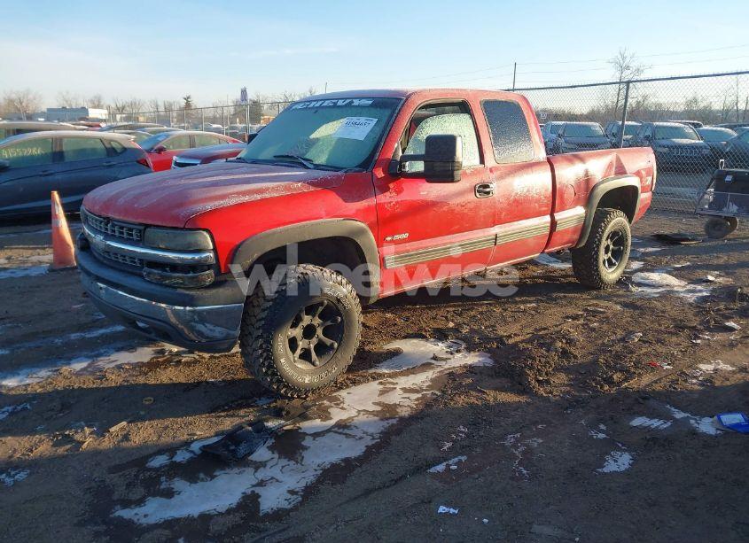 Photo 2 of 2000 Chevrolet Silverado 1500 LS (VIN 1GCEK19T1YE270422)