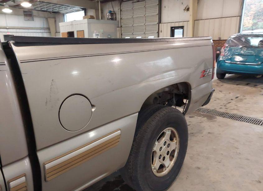 Photo 14 of 2002 Chevrolet Silverado 1500 LS (VIN 1GCEK19T22E187587)