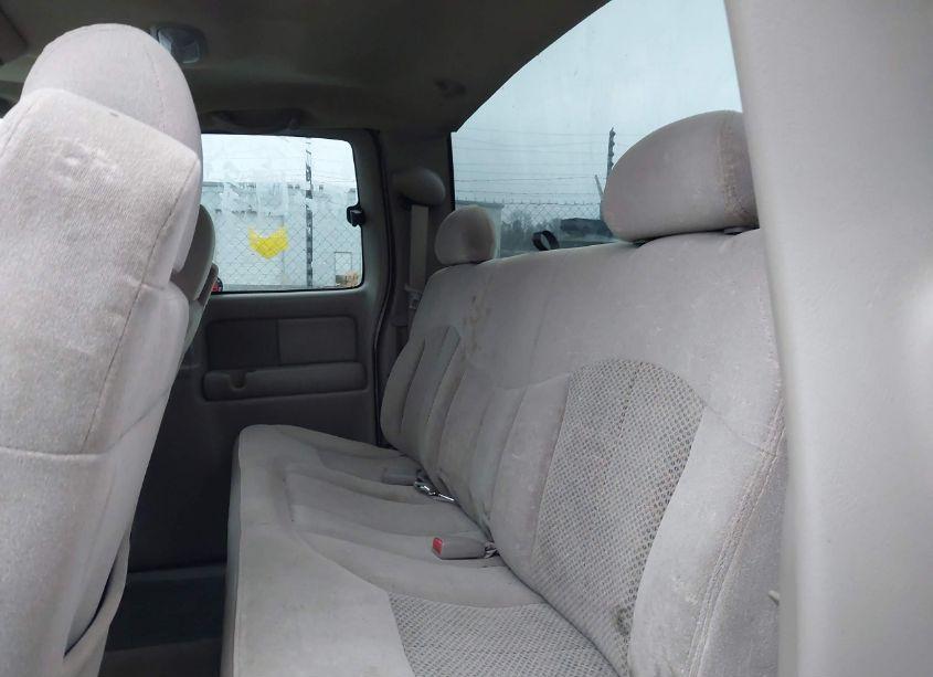 Photo 8 of 2002 Chevrolet Silverado 1500 LS (VIN 1GCEK19T22E187587)