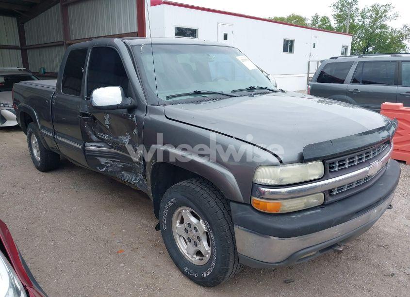 2002 Chevrolet Silverado 1500 LS (VIN 1GCEK19T22E236500) main photo