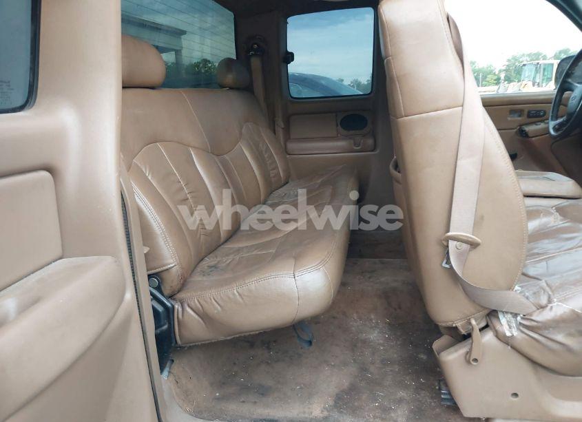 Photo 8 of 1999 Chevrolet Silverado 1500 LT (VIN 1GCEK19T2XE143807)