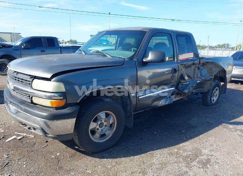 Photo 2 of 2000 Chevrolet Silverado 1500 LS (VIN 1GCEK19T2YE167185)