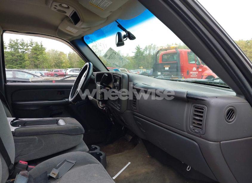 Photo 5 of 2003 Chevrolet Silverado 1500 LS (VIN 1GCEK19T33E303171)