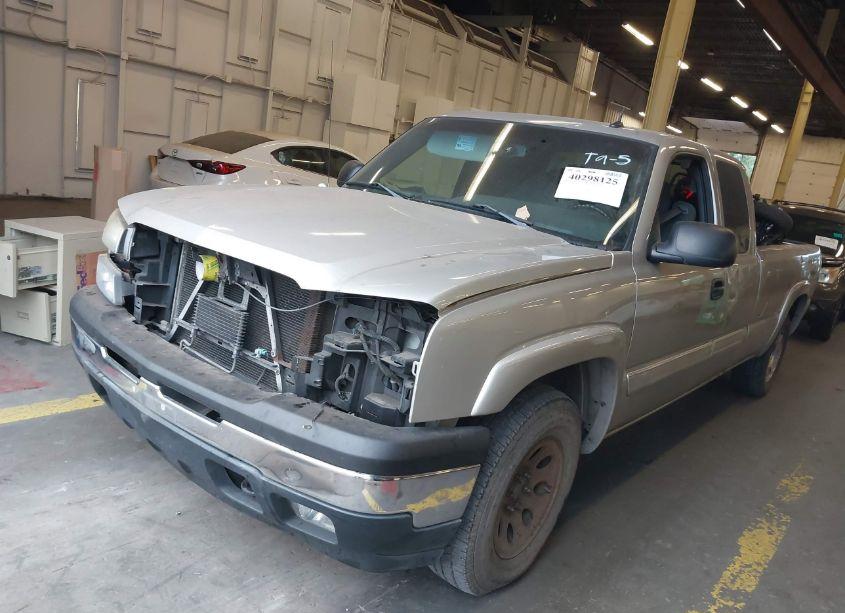 Photo 2 of 2005 Chevrolet Silverado 1500 Z71 (VIN 1GCEK19T35E311158)