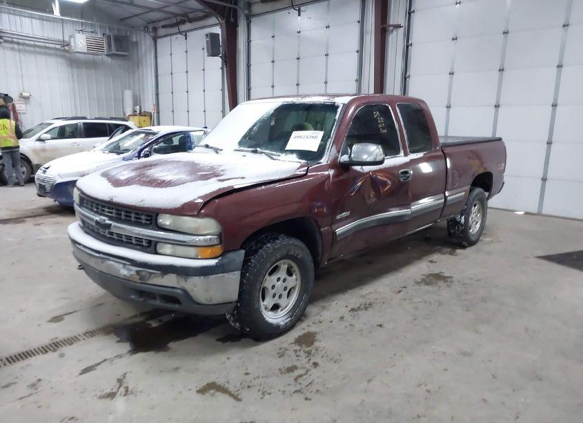Photo 2 of 2000 Chevrolet Silverado 1500 LS (VIN 1GCEK19T3YE192810)