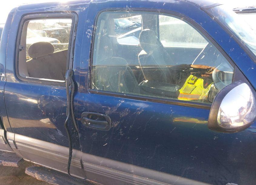 Photo 12 of 2000 Chevrolet Silverado 1500 LS (VIN 1GCEK19T3YE270941)