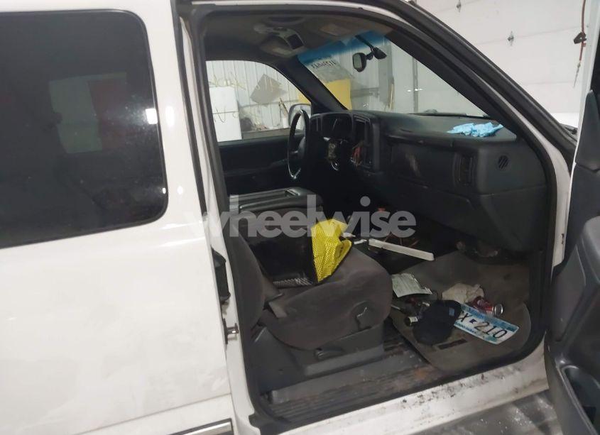 Photo 5 of 2002 Chevrolet Silverado 1500 LS (VIN 1GCEK19T42Z272682)