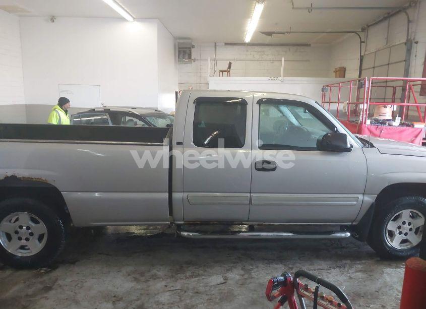 Photo 13 of 2005 Chevrolet Silverado 1500 LS (VIN 1GCEK19T45E254372)