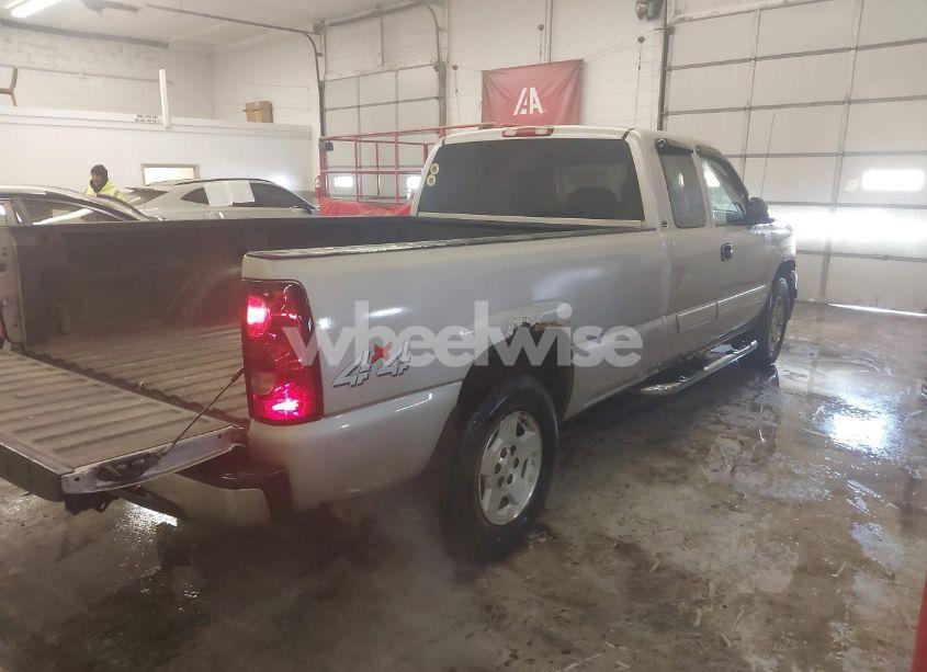 Photo 4 of 2005 Chevrolet Silverado 1500 LS (VIN 1GCEK19T45E254372)