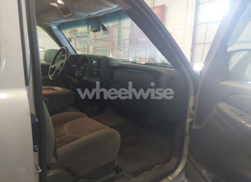 Photo 5 of 2005 Chevrolet Silverado 1500 LS (VIN 1GCEK19T45E254372)