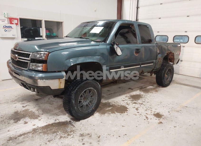 Photo 2 of 2006 Chevrolet Silverado 1500 LT1 (VIN 1GCEK19T46Z125302)