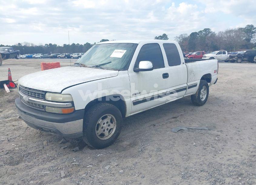 Photo 2 of 2000 Chevrolet Silverado 1500 LS (VIN 1GCEK19T4YE279664)