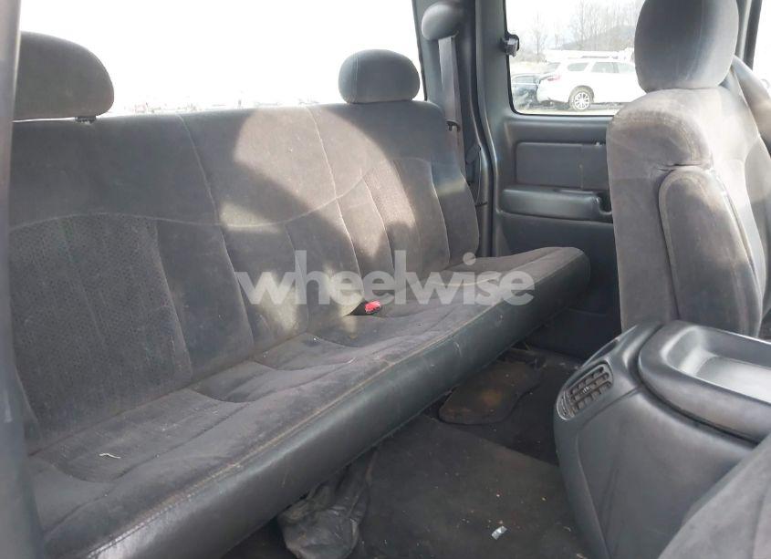 Photo 8 of 2000 Chevrolet Silverado 1500 LS (VIN 1GCEK19T4YZ243353)