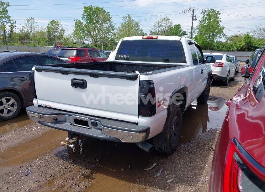 Photo 4 of 2003 Chevrolet Silverado 1500 LS (VIN 1GCEK19T53E364800)
