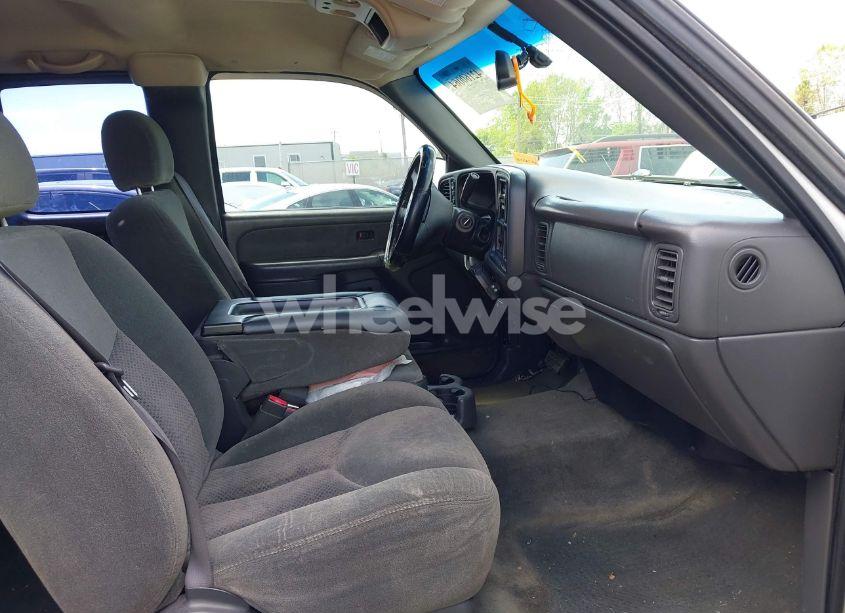 Photo 5 of 2003 Chevrolet Silverado 1500 LS (VIN 1GCEK19T53E364800)