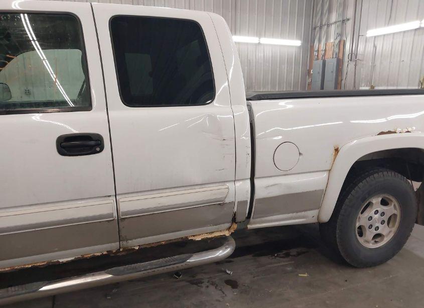 Photo 6 of 2004 Chevrolet Silverado 1500 Z71 (VIN 1GCEK19T54E221542)