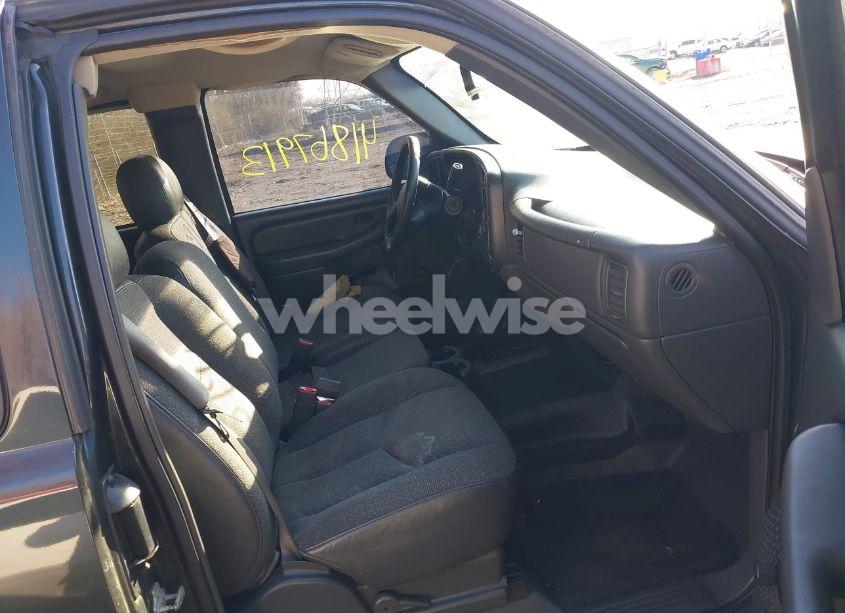 Photo 5 of 2005 Chevrolet Silverado 1500 LS (VIN 1GCEK19T55E170898)