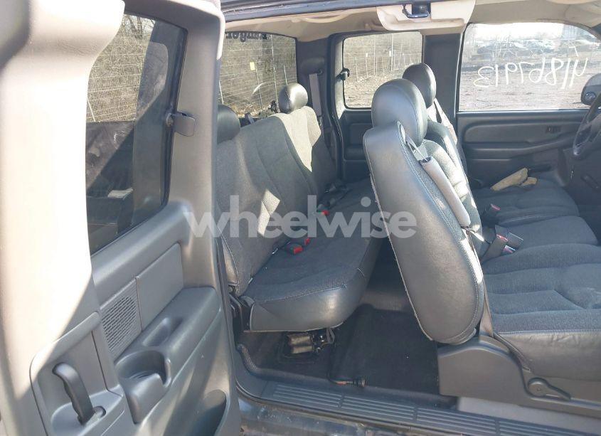 Photo 8 of 2005 Chevrolet Silverado 1500 LS (VIN 1GCEK19T55E170898)