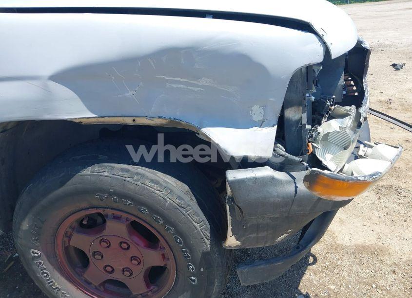 Photo 6 of 1999 Chevrolet Silverado 1500 LT (VIN 1GCEK19T5XE227393)