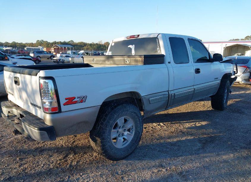 Photo 4 of 2000 Chevrolet Silverado 1500 LS (VIN 1GCEK19T5YE185549)