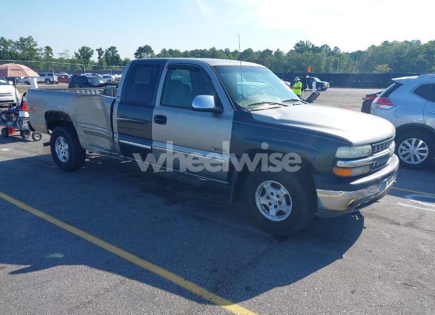 2000 Chevrolet Silverado 1500 LS (VIN 1GCEK19T5YE264915) main photo