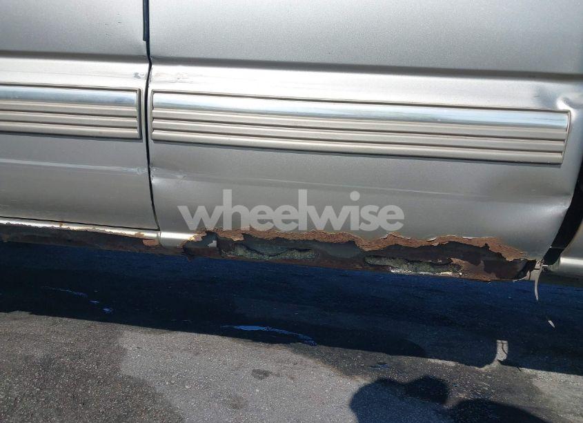 Photo 12 of 2000 Chevrolet Silverado 1500 LS (VIN 1GCEK19T5YE264915)