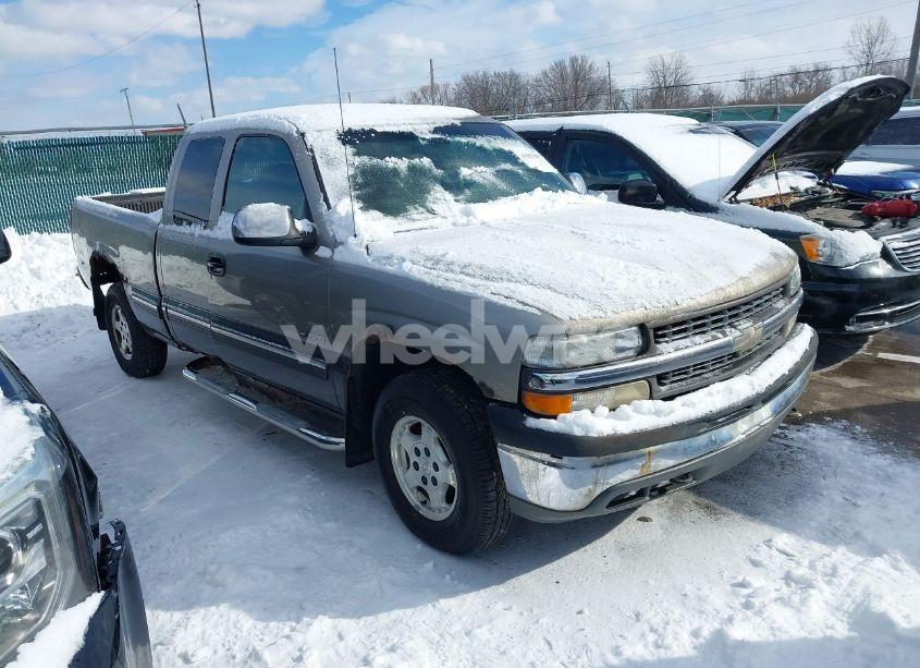 2000 Chevrolet Silverado 1500 LS (VIN 1GCEK19T5YE270245) main photo