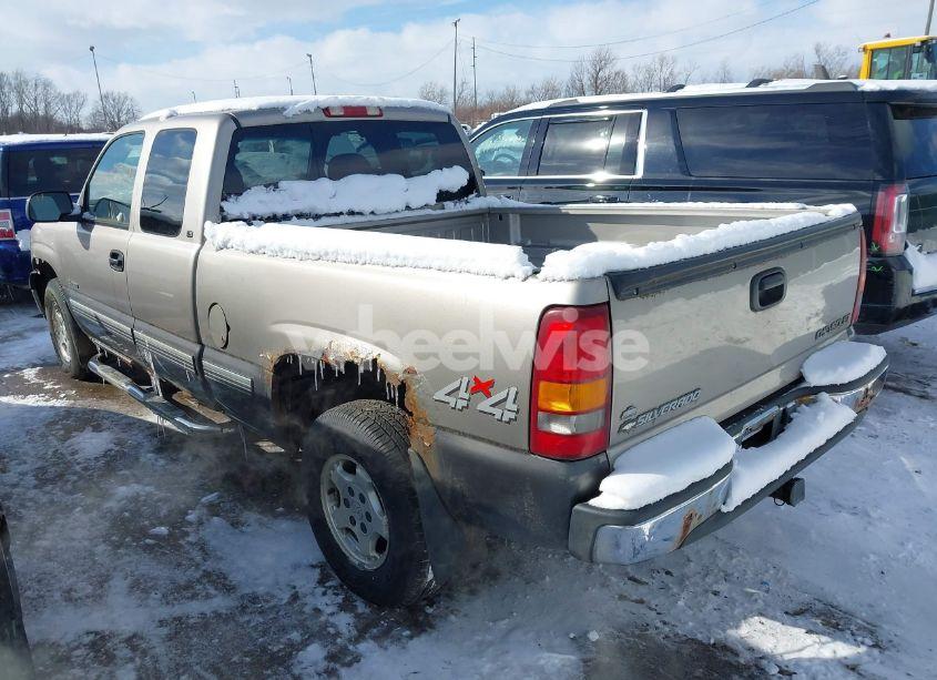 Photo 3 of 2000 Chevrolet Silverado 1500 LS (VIN 1GCEK19T5YE270245)