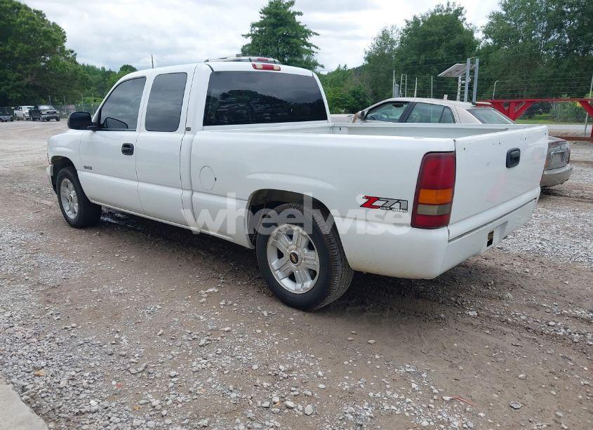 Photo 3 of 2000 Chevrolet Silverado 1500 LT (VIN 1GCEK19T5YE333702)