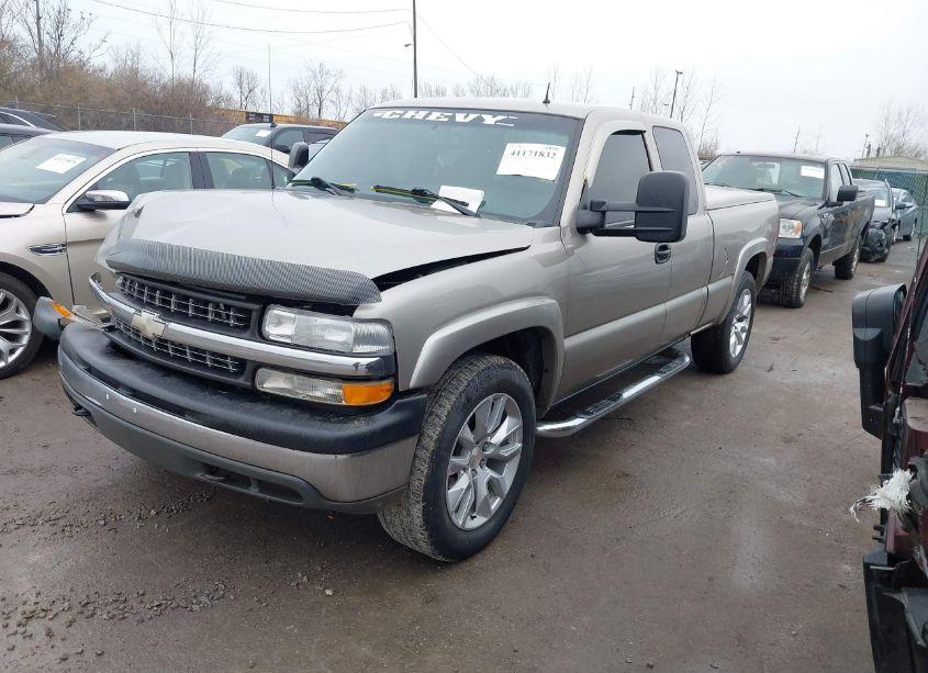 Photo 2 of 2002 Chevrolet Silverado 1500 LT (VIN 1GCEK19T62E139137)