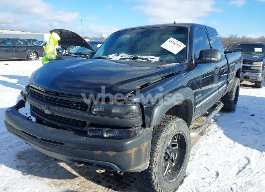 Photo 2 of 2002 Chevrolet Silverado K1500 (VIN 1GCEK19T62Z246942)