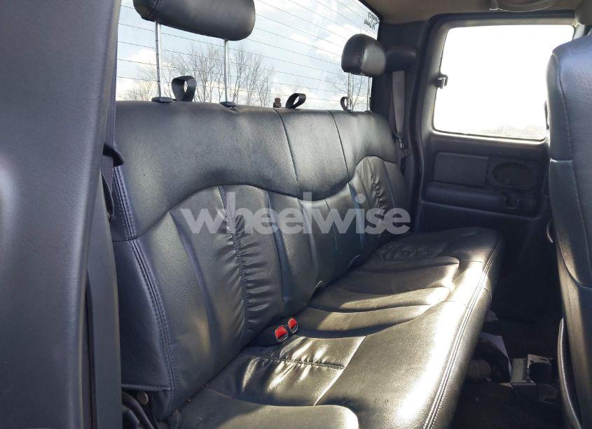 Photo 8 of 2002 Chevrolet Silverado K1500 (VIN 1GCEK19T62Z246942)