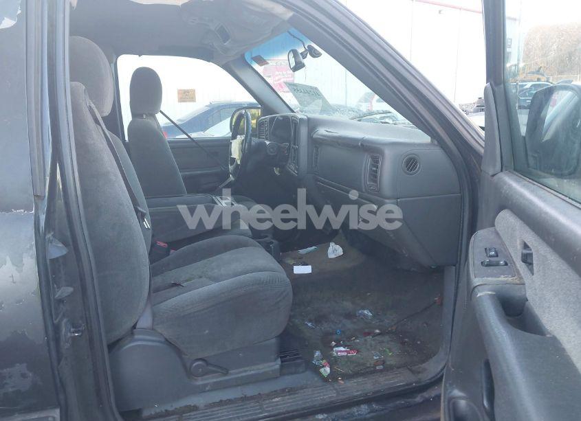 Photo 5 of 2003 Chevrolet Silverado 1500 LS (VIN 1GCEK19T63E257576)