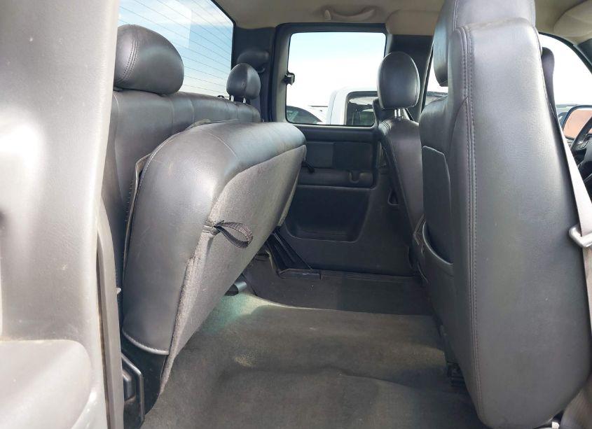 Photo 8 of 2003 Chevrolet Silverado 1500 LT (VIN 1GCEK19T63E323253)