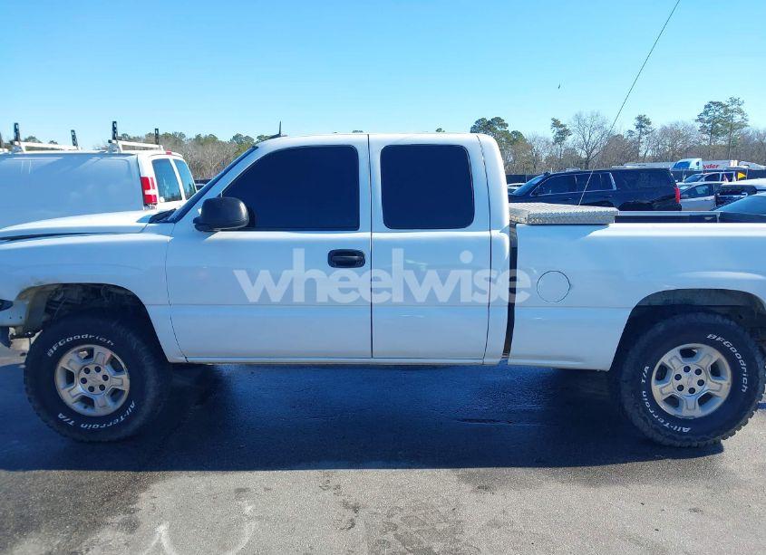 Photo 15 of 2003 Chevrolet Silverado 1500 LT (VIN 1GCEK19T63E366216)