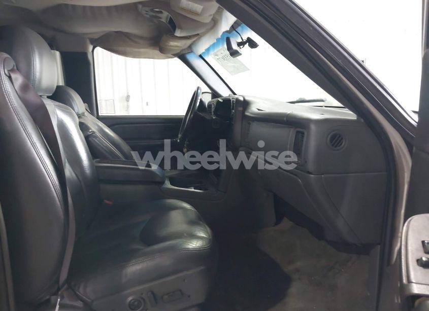 Photo 5 of 2004 Chevrolet Silverado 1500 LT (VIN 1GCEK19T64E375922)