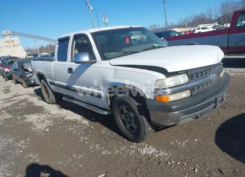 2000 Chevrolet Silverado 1500 LS (VIN 1GCEK19T6YE223080) main photo