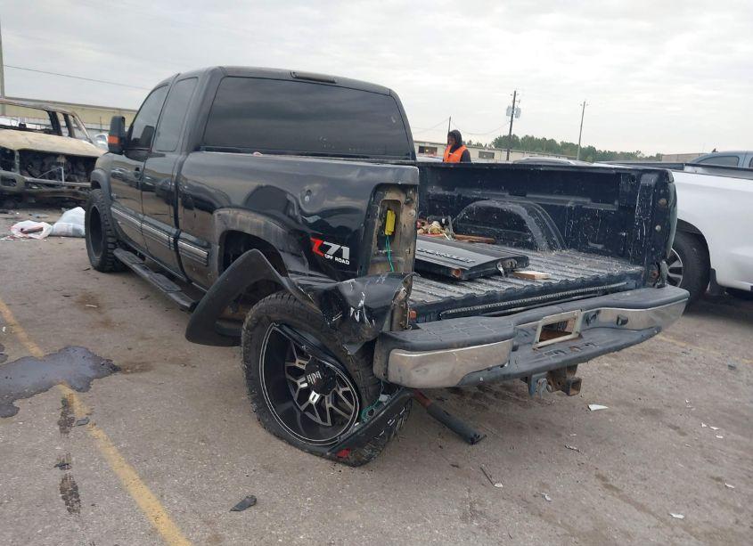 Photo 3 of 2002 Chevrolet Silverado 1500 LS (VIN 1GCEK19T72E111377)
