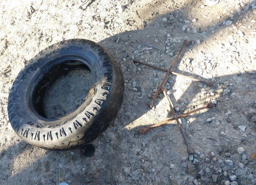 Photo 12 of 2000 Chevrolet Silverado 1500 LS (VIN 1GCEK19T7YE184936)