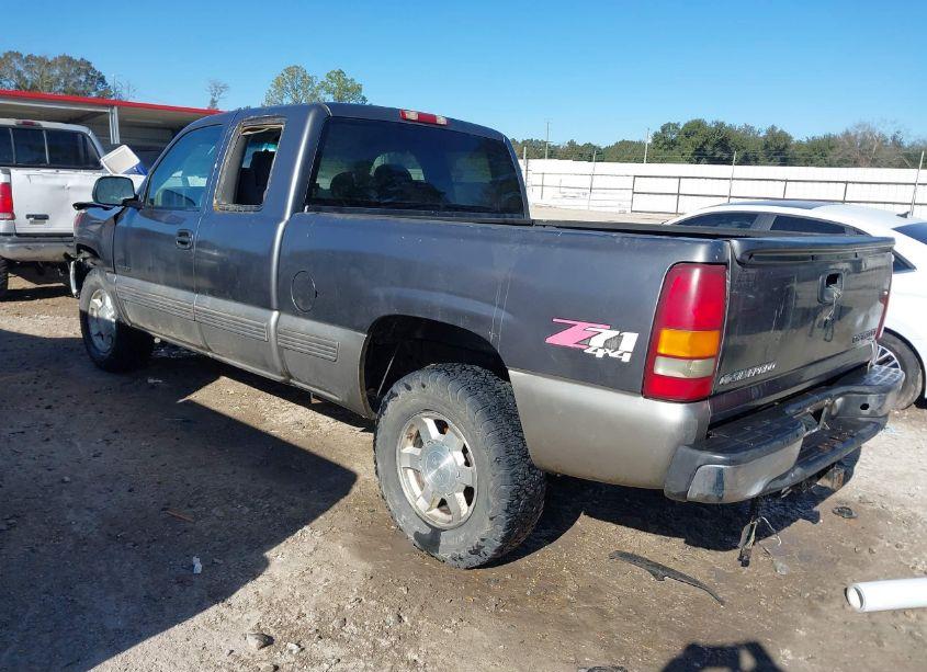 Photo 3 of 2000 Chevrolet Silverado 1500 LS (VIN 1GCEK19T7YE184936)