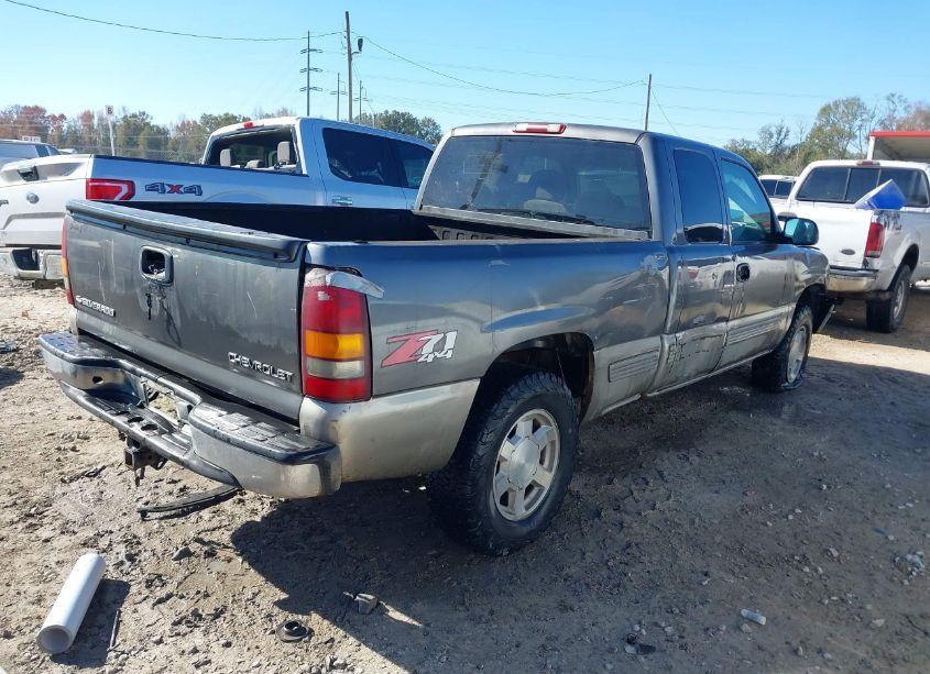 Photo 4 of 2000 Chevrolet Silverado 1500 LS (VIN 1GCEK19T7YE184936)