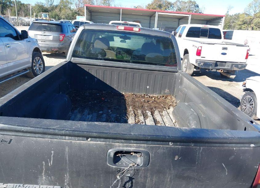 Photo 8 of 2000 Chevrolet Silverado 1500 LS (VIN 1GCEK19T7YE184936)