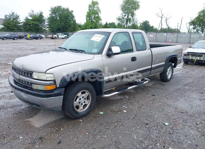 Photo 2 of 2001 Chevrolet Silverado 1500 LS (VIN 1GCEK19T81E252456)